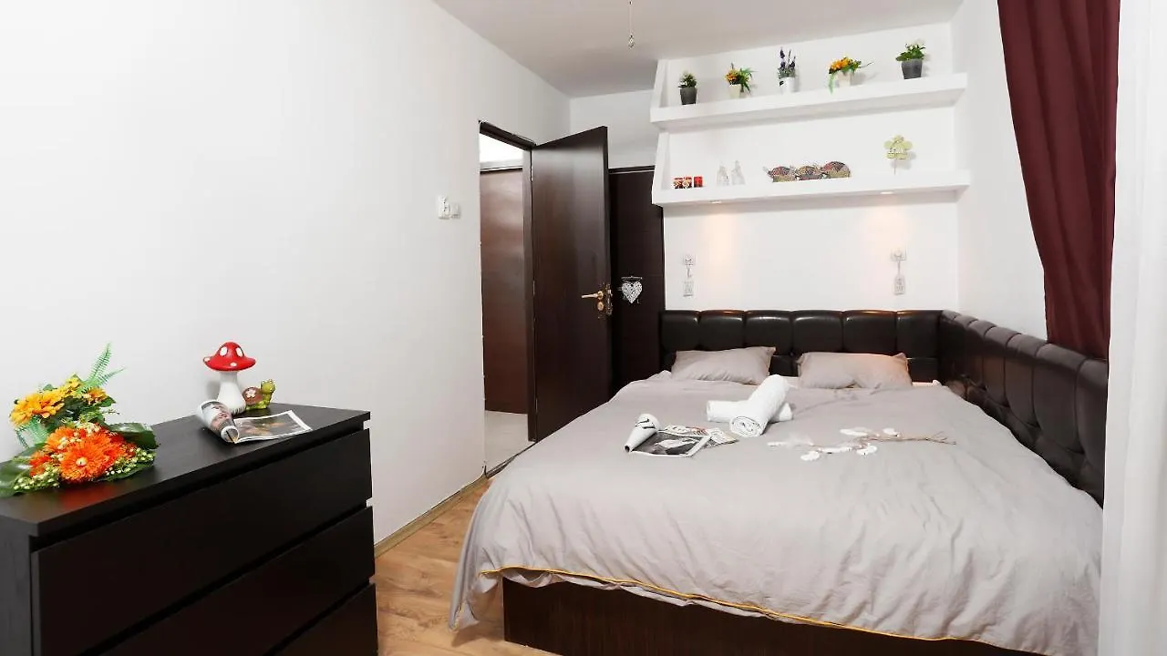 Central Apartment Very Close To Old City Bukarest