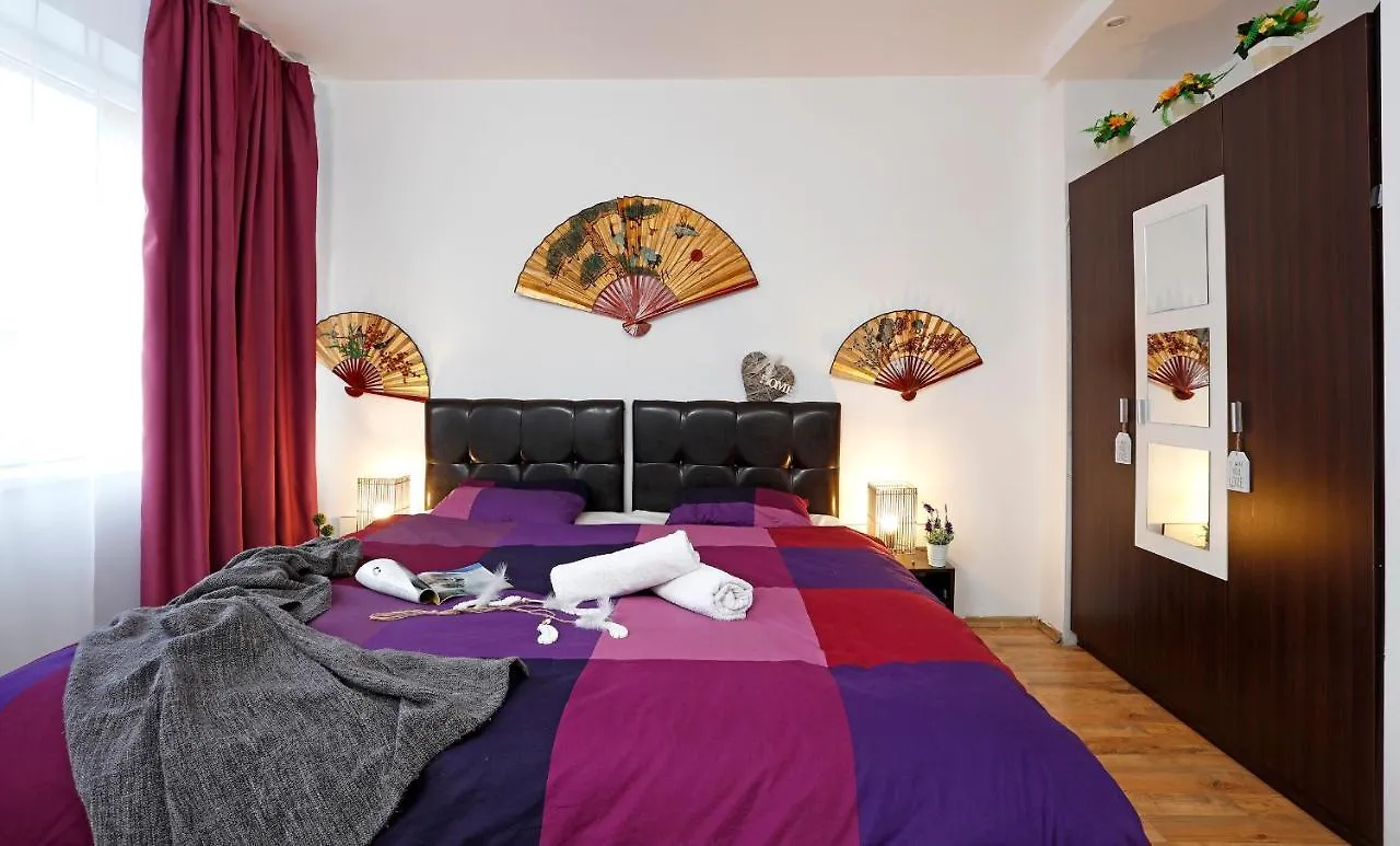 Central Apartment Very Close To Old City Bukarest