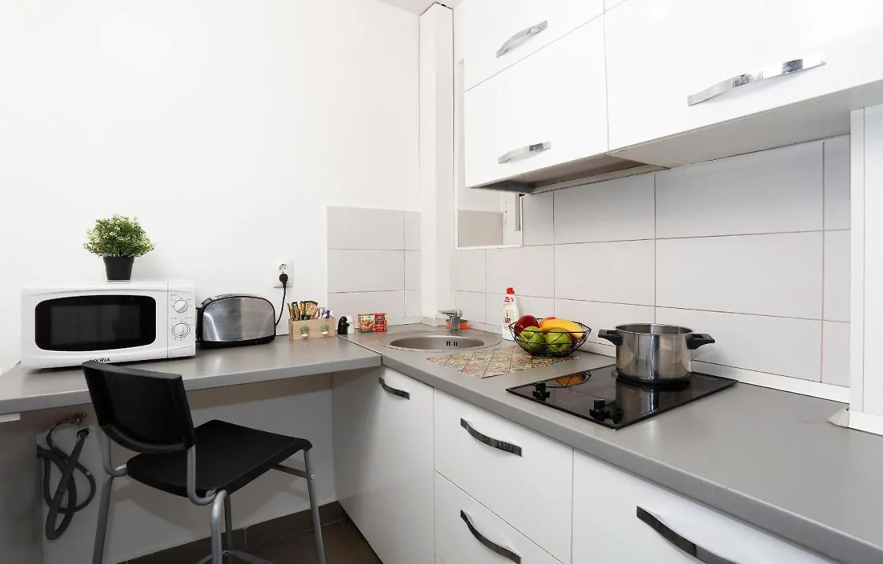 Central Apartment Very Close To Old City Bukarest