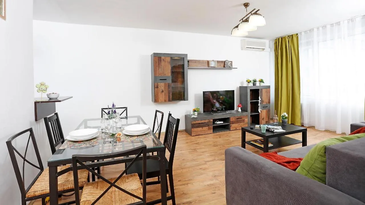 Central Apartment Very Close To Old City Bukarest Rumänien